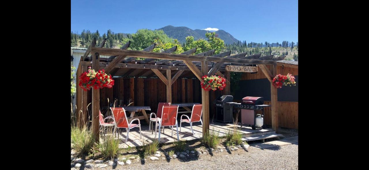 Piccadilly Motel Radium Hot Springs Eksteriør bilde